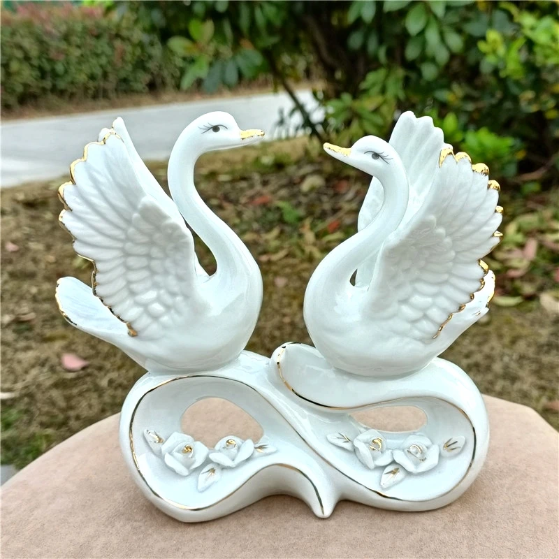Романтическое фарфоровое гнездо, скульптура лебедя пары, керамическая фотостатуя, искусственное украшение, подарок, крафтовое украшение, мебель для спальни
Романтическое фарфоровое гнездо, скульптура лебедя пары, керамическая фотостатуя, искусственное украшение, подарок, крафтовое украшение, мебель для спальни