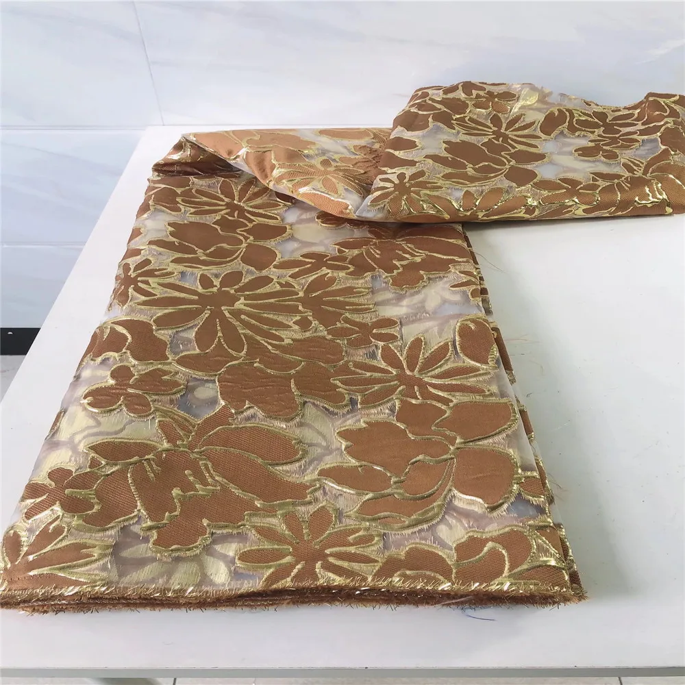 African lace fabric jacquard French lace fabric Nigeria lace fabric 2020 high quality lace fabric clothes
African lace fabric jacquard French lace fabric Nigeria lace fabric 2020 high quality lace fabric clothes