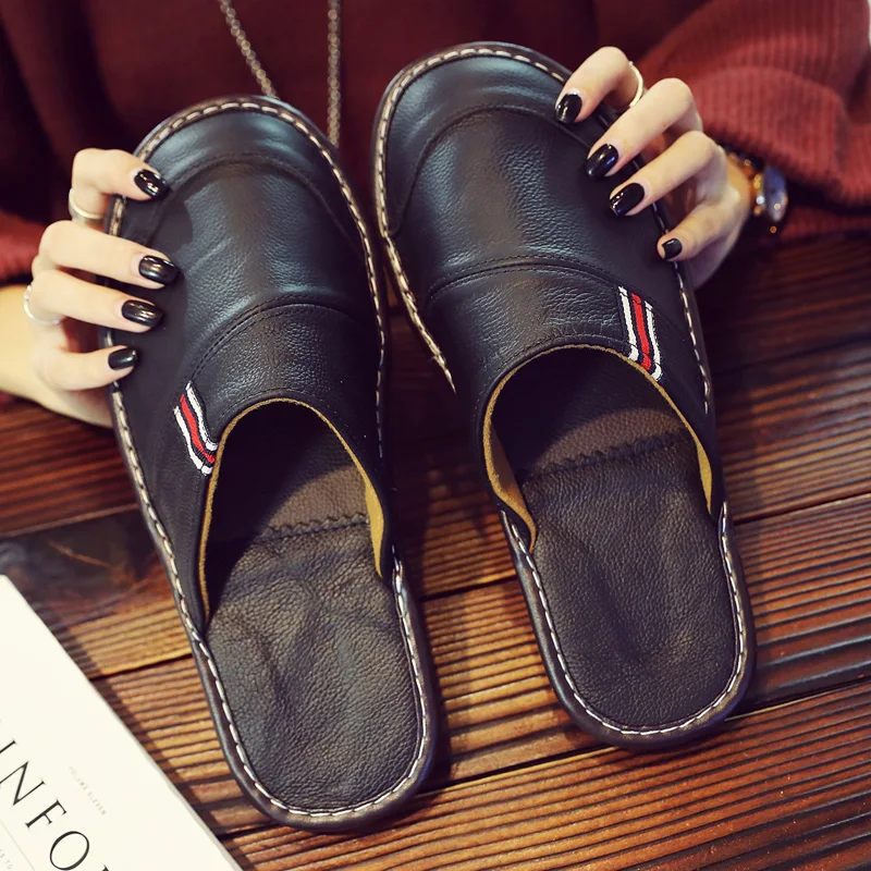 Women's Spring/Autumn Cowhide Indoor Slippers Couple's Comfortable Genuine Leather Home Slippers Anti-Slip Casual Shoes for Men
Women's Spring/Autumn Cowhide Indoor Slippers Couple's Comfortable Genuine Leather Home Slippers Anti-Slip Casual Shoes for Men