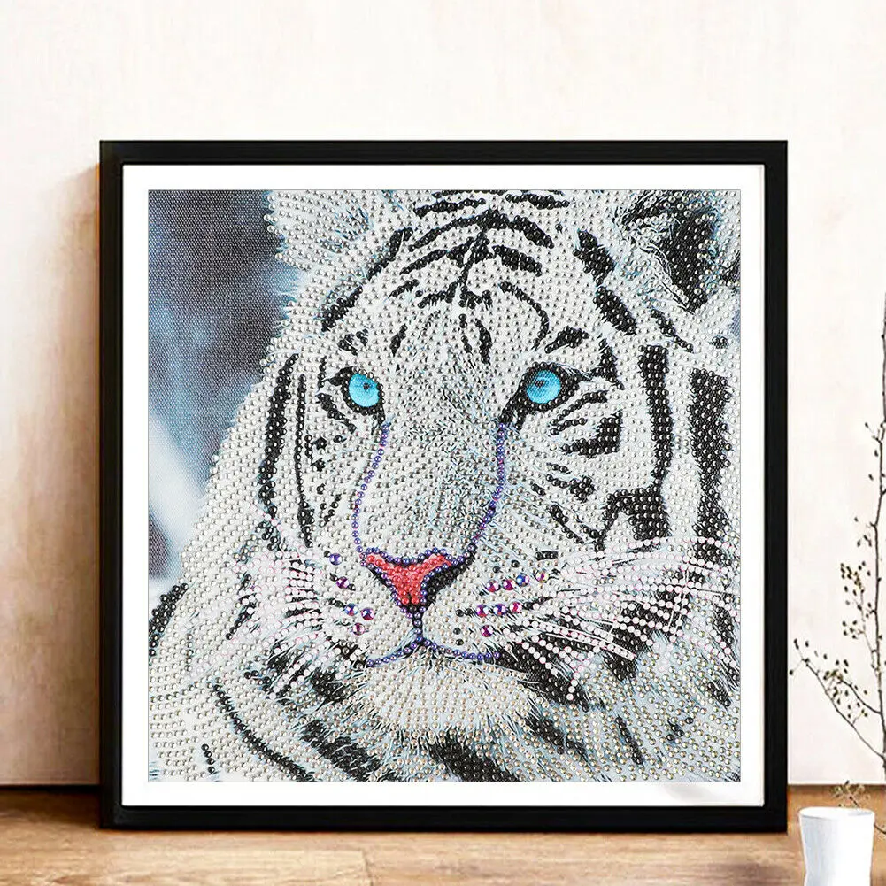 5D Diy Diamond Painting Cross Ctitch Kits Black White Tiger Diamond Mosaic Embroidery Gossip 3d Painting Round Drill Gift
5D Diy Diamond Painting Cross Ctitch Kits Black White Tiger Diamond Mosaic Embroidery Gossip 3d Painting Round Drill Gift
