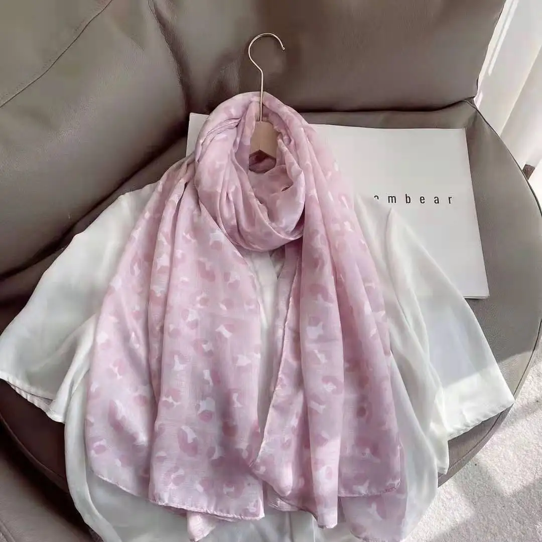 2021 New Spring Pink Leopard Print Scarf Shawls Long Fashion Soft Scarves Hijab Wrap
2021 New Spring Pink Leopard Print Scarf Shawls Long Fashion Soft Scarves Hijab Wrap