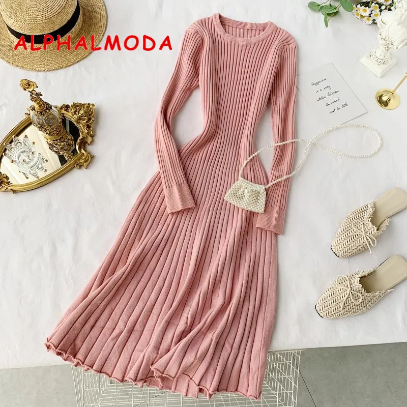 ALPHALMODA Women Long-sleeved A-line Knee Length Simple Knitted Dress Solid Color Slim Vintage Autumn Winter Bottom Dress
ALPHALMODA Women Long-sleeved A-line Knee Length Simple Knitted Dress Solid Color Slim Vintage Autumn Winter Bottom Dress