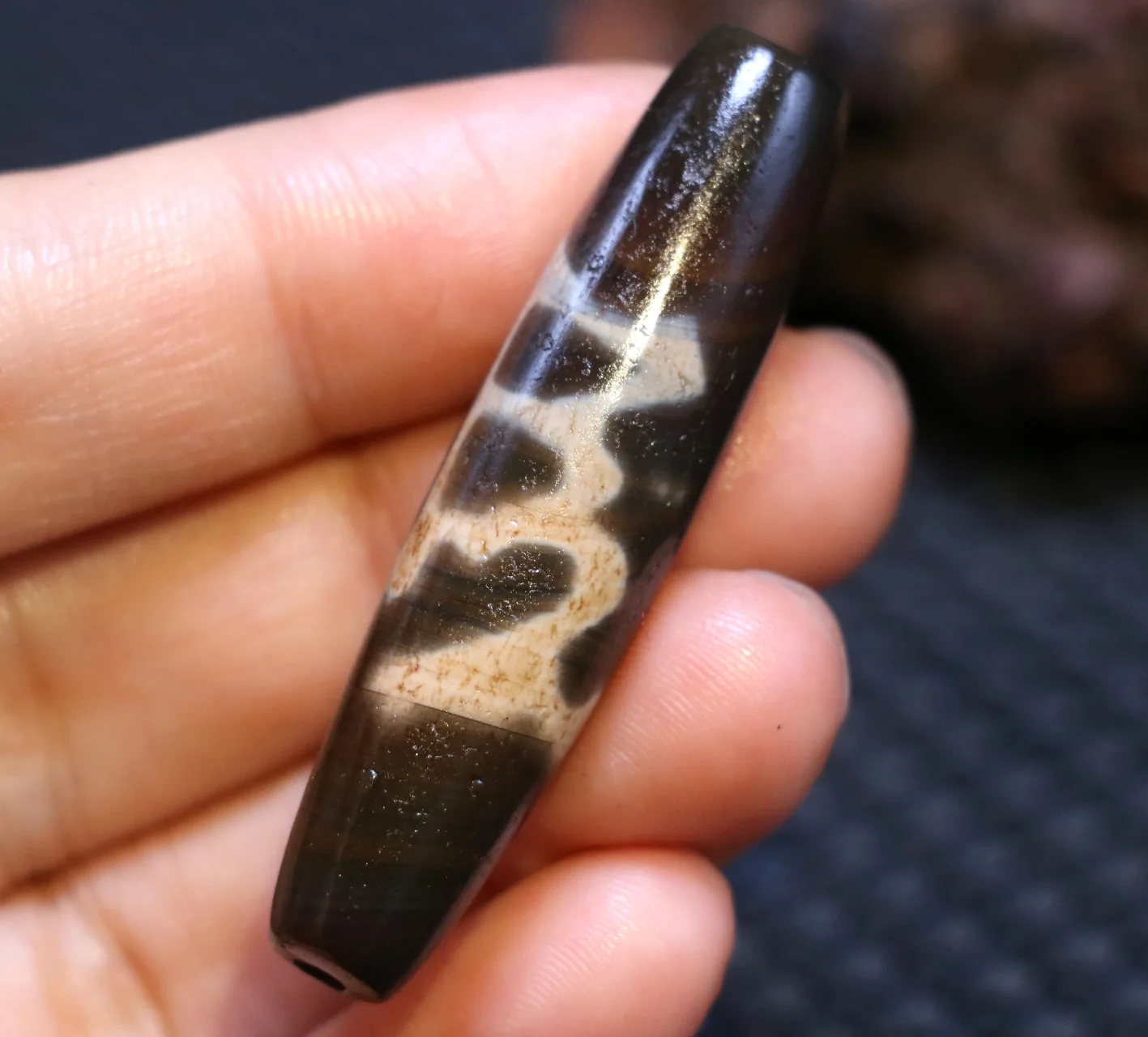 Ultra Energy Tibetan Old Agate Om Word With Natural Silkworm Line dZi Bead Amulet Pendant Talisman 5A+ T UPD211202A14
Ultra Energy Tibetan Old Agate Om Word With Natural Silkworm Line dZi Bead Amulet Pendant Talisman 5A+ T UPD211202A14