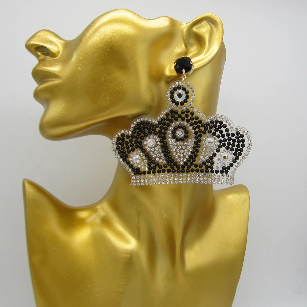 Zouchunfu Drop Crown Earrings Bohemian Crystal Pearl Earrings For Women Dangle Handmade Earrings New Jewelry 2021
Zouchunfu Drop Crown Earrings Bohemian Crystal Pearl Earrings For Women Dangle Handmade Earrings New Jewelry 2021