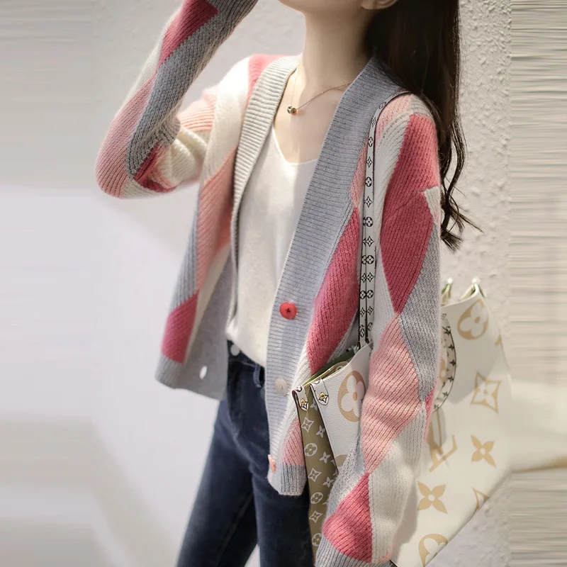 2021 Women's Sweaters Winter Plaid V-Neck Cardigans Button Long Sleeve Checkered Colorful Autumn Sweater Casual Tops Coat
2021 Women's Sweaters Winter Plaid V-Neck Cardigans Button Long Sleeve Checkered Colorful Autumn Sweater Casual Tops Coat