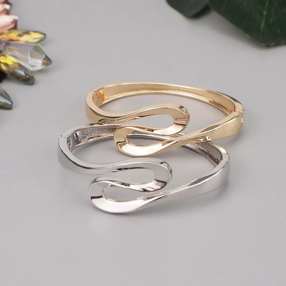 Smooth lines Alloy Cuff Bracelet For Women Simple Design Metal Bracelets Bangles Party Fashion Jewelry Wholesale MANILAI
Smooth lines Alloy Cuff Bracelet For Women Simple Design Metal Bracelets Bangles Party Fashion Jewelry Wholesale MANILAI