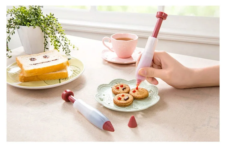 100pcs Silicone Food Writing Pen Chocolate Cake Cream Decorating Pen Kitchen Accessories WB1482
100pcs Silicone Food Writing Pen Chocolate Cake Cream Decorating Pen Kitchen Accessories WB1482