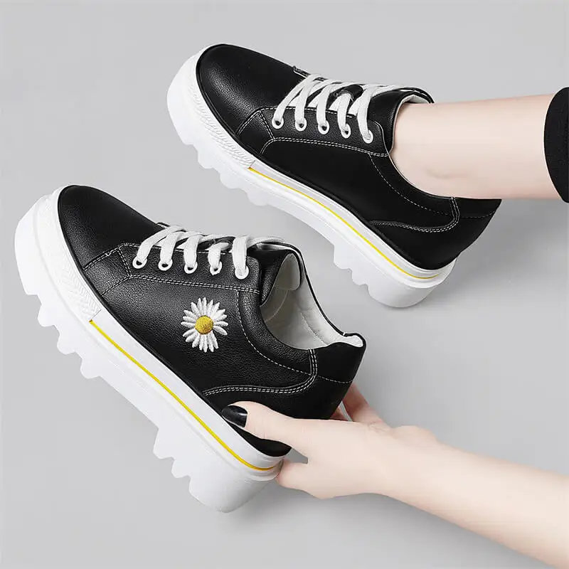 Women England Flat Platform Shoes Ladies Leather Thick Bottom Casual Shoes Female Lace-Up Flat Shoes
Women England Flat Platform Shoes Ladies Leather Thick Bottom Casual Shoes Female Lace-Up Flat Shoes