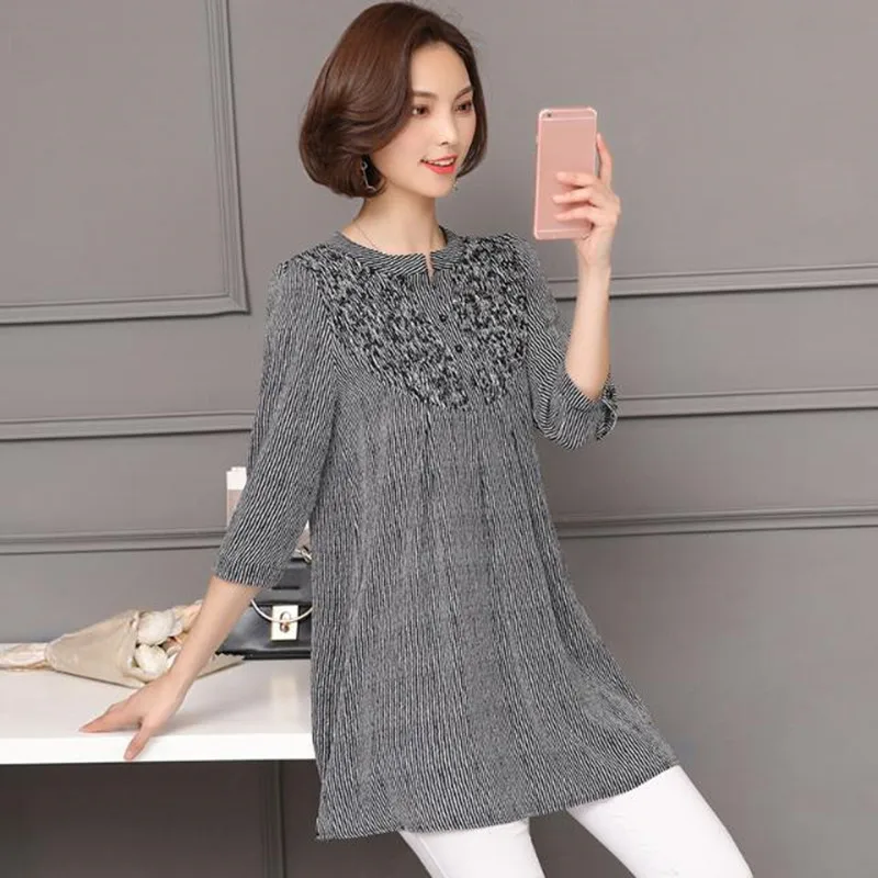 Spring Summer Style Women Chiffon Mid-Length Shirts Blouses Print Casual Loose Fashion Large Size Tops Blusas MM0311
Spring Summer Style Women Chiffon Mid-Length Shirts Blouses Print Casual Loose Fashion Large Size Tops Blusas MM0311