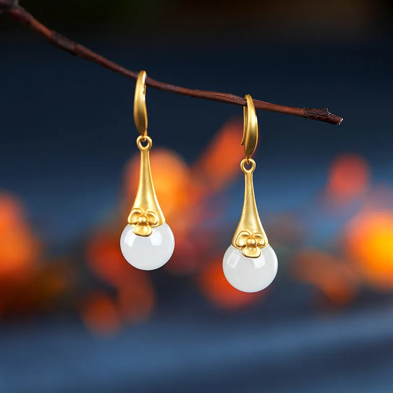 S925 Silver Embedded Natural Hotan Jade Qinghai White Jade Ball Gold Fashion Lady Earrings
S925 Silver Embedded Natural Hotan Jade Qinghai White Jade Ball Gold Fashion Lady Earrings
