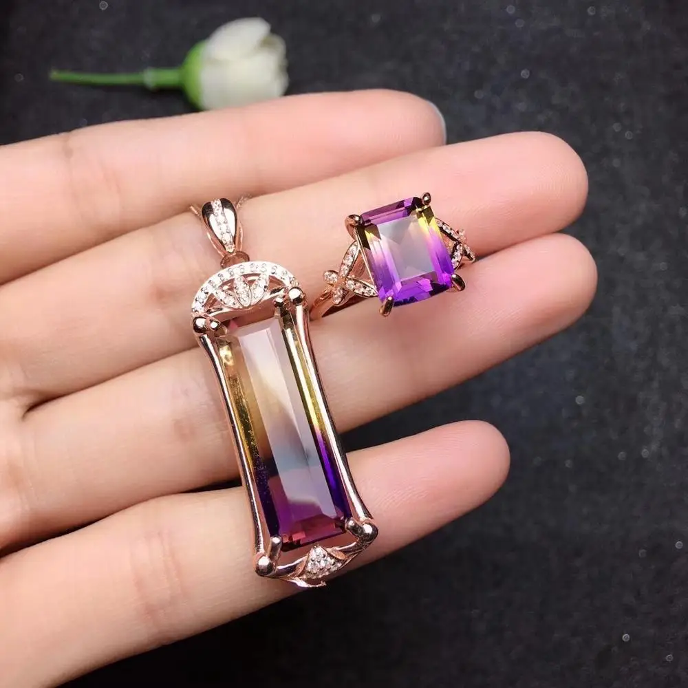 Rare Amethyst suit, double-color gemstones, rare in the world. 925 Sterling silver, beautiful color
Rare Amethyst suit, double-color gemstones, rare in the world. 925 Sterling silver, beautiful color