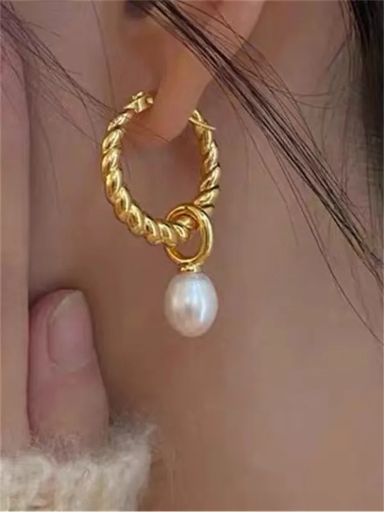 Copper Metal Freshwater Pearl Pendant Earrings European American Style Personality Fashion Ear Ring Ms Girl Jewelry, Gift 2022
Copper Metal Freshwater Pearl Pendant Earrings European American Style Personality Fashion Ear Ring Ms Girl Jewelry, Gift 2022