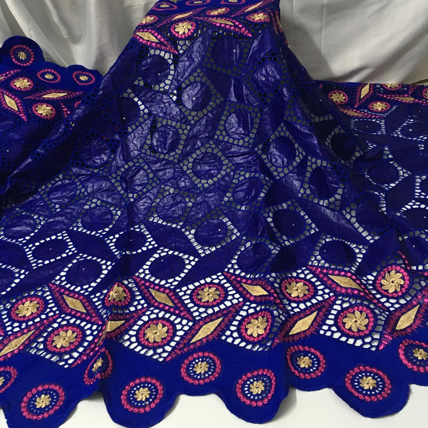 2021 Latest Blue African bazin riche fabric For wedding dress cotton nigerian lace fabric for dress bazin brode fabric KJK20137
2021 Latest Blue African bazin riche fabric For wedding dress cotton nigerian lace fabric for dress bazin brode fabric KJK20137