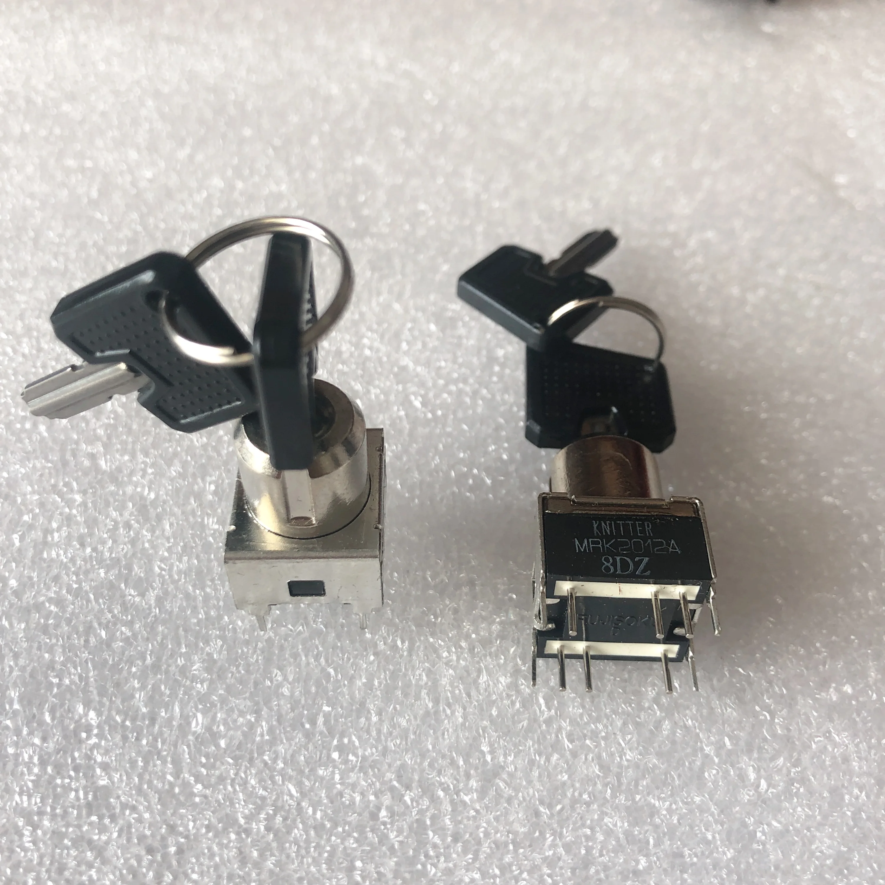 Original New 100% MRK2012A rotary key switch 2gear key lock switch gear switch
Original New 100% MRK2012A rotary key switch 2gear key lock switch gear switch
