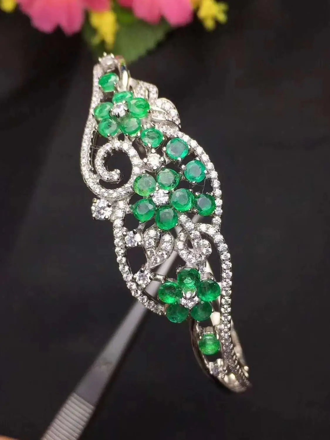 100% Natural And Real Emerald bangle Bracelet Solid S925 Sterling Silver For Women Fine Jewelry
100% Natural And Real Emerald bangle Bracelet Solid S925 Sterling Silver For Women Fine Jewelry