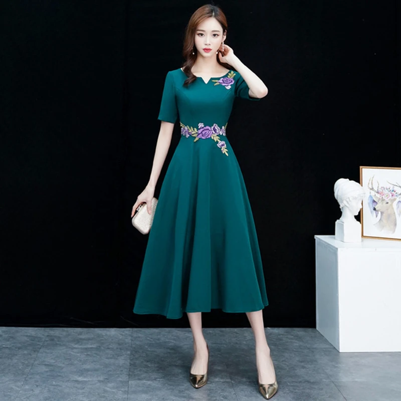 Chinese embroidery banquet evening dress female new daily women party small dress skirt can usually wear ball gown formal dress
Chinese embroidery banquet evening dress female new daily women party small dress skirt can usually wear ball gown formal dress