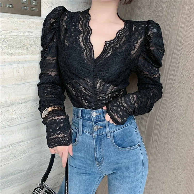 Autumn Sexy V-Neck Lace Patchwork Blouse For Women Hollow Out Long Sleeve Chiffon Shirt Female Beige Short Tops New Blusas 2021
Autumn Sexy V-Neck Lace Patchwork Blouse For Women Hollow Out Long Sleeve Chiffon Shirt Female Beige Short Tops New Blusas 2021
