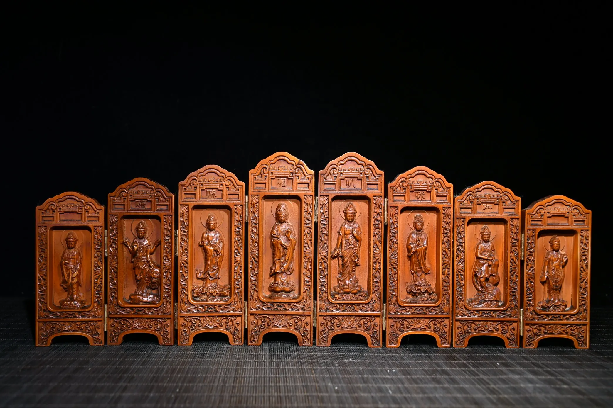 6"Tibetan Temple Collection Old Boxwood Guanyin Eight Great Bodhisattvas Eight open Box Buddhist Niche Worship Hall Town house
6"Tibetan Temple Collection Old Boxwood Guanyin Eight Great Bodhisattvas Eight open Box Buddhist Niche Worship Hall Town house