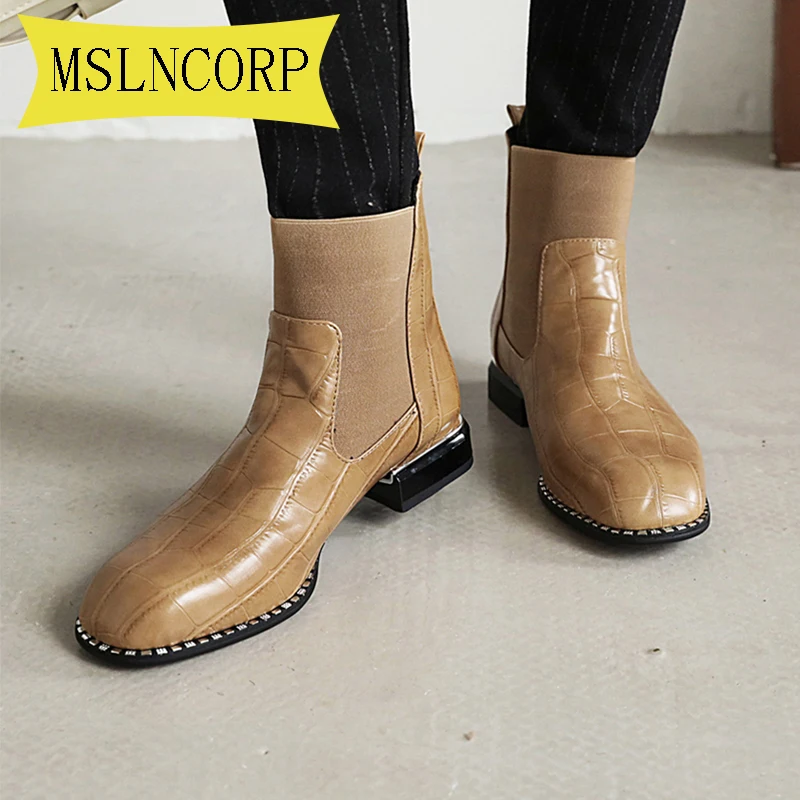 Plus Size 34-43 Autumn Women Chelsea Boots Patent Leather Ankle Boots for Women Casual Motorcycle Shoes Winter Casual Shoes
Plus Size 34-43 Autumn Women Chelsea Boots Patent Leather Ankle Boots for Women Casual Motorcycle Shoes Winter Casual Shoes