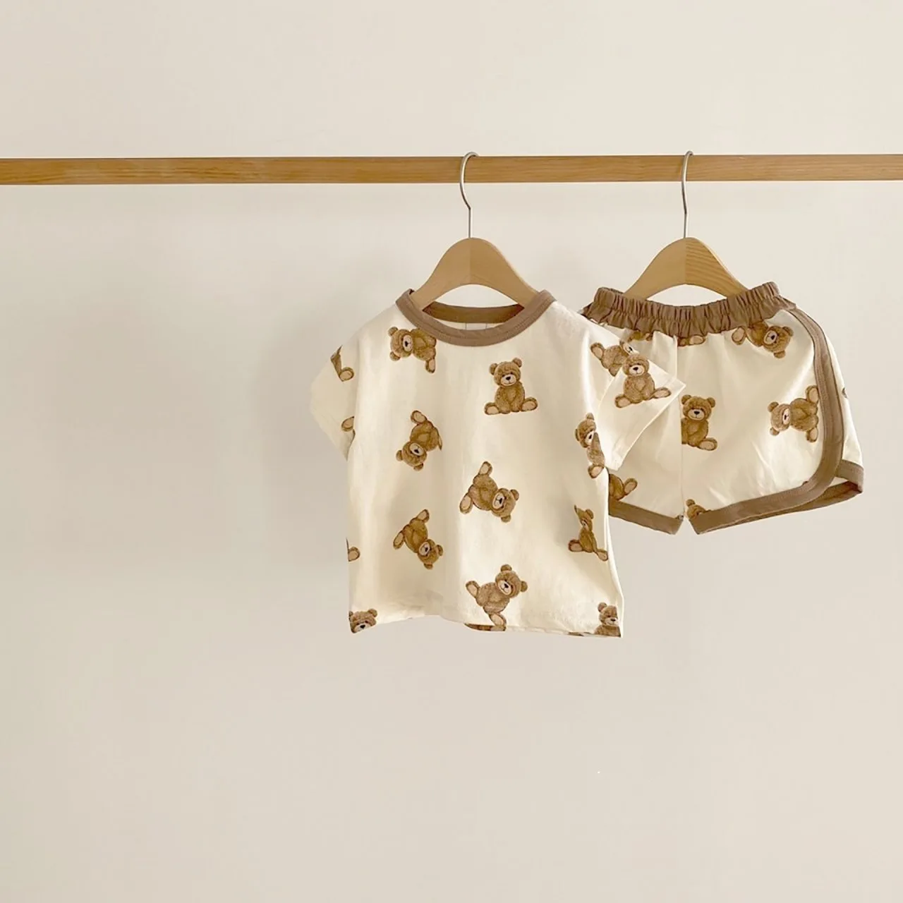 2pcs Children's Outfit Baby Cotton Summer Top+short Set Infant Toddler Girl Cartoon Bear Clothes Kids Cute Casual Suit TZ001
2pcs Children's Outfit Baby Cotton Summer Top+short Set Infant Toddler Girl Cartoon Bear Clothes Kids Cute Casual Suit TZ001