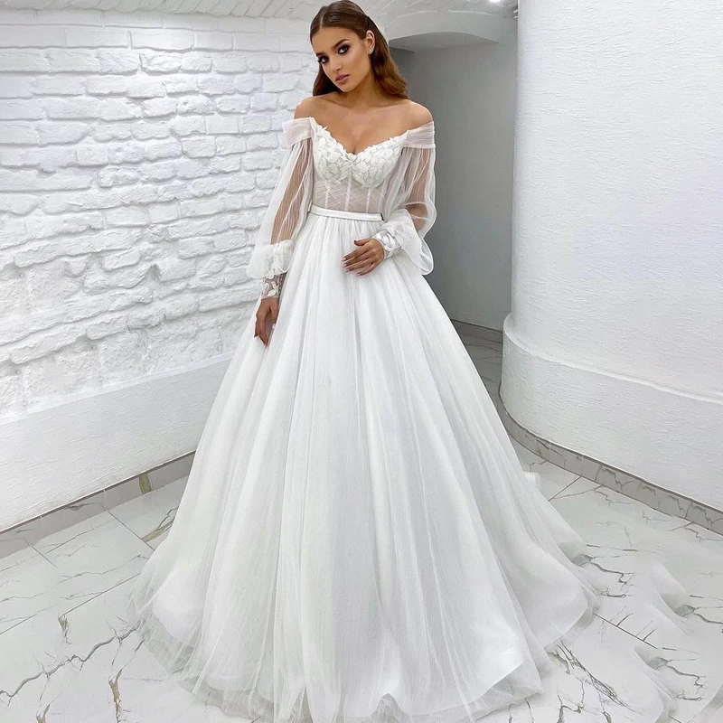 V-Neck Lace Appliques For Top Long Sleeve Tulle Wedding Dresses A-Line Backless Bridal Gowns
V-Neck Lace Appliques For Top Long Sleeve Tulle Wedding Dresses A-Line Backless Bridal Gowns