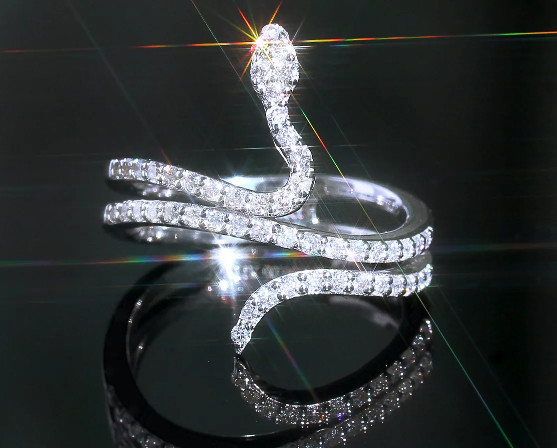 Fashion Trends Animal Snake Women Ring 925 Silver Color Bling Bling CZ Stone Exquisite Stackable Snake-shape Rings Trendy New
Fashion Trends Animal Snake Women Ring 925 Silver Color Bling Bling CZ Stone Exquisite Stackable Snake-shape Rings Trendy New