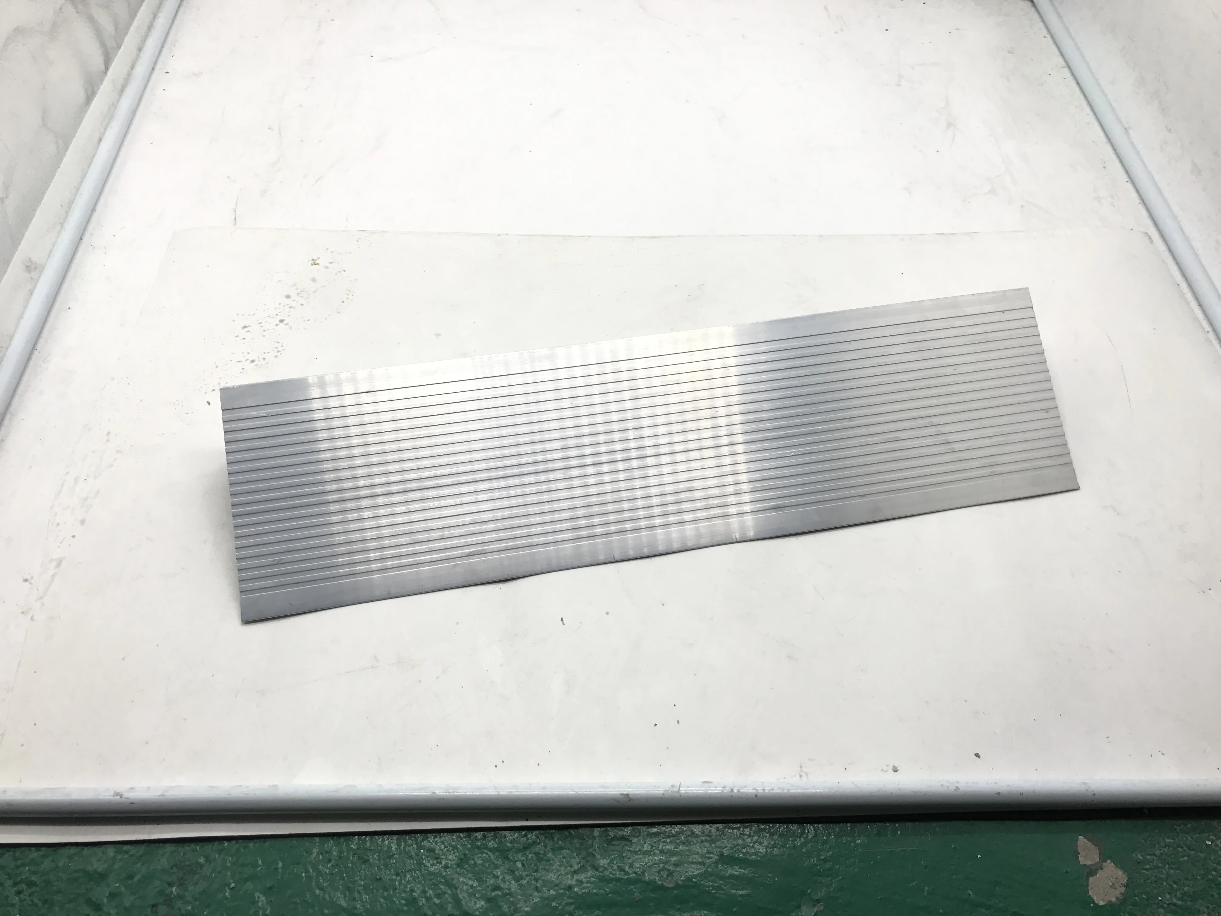 50pcs/lot 1M Length Silver Color Edge Aluminum Edge Bar Control Dance Floor Stage DJ
50pcs/lot 1M Length Silver Color Edge Aluminum Edge Bar Control Dance Floor Stage DJ