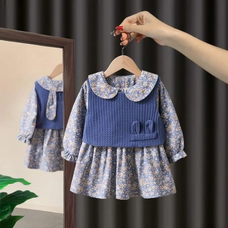 Baby Girls Two Piece Sets O-Neck Short Knitted Vest + Peter Pan Collar Long Sleeve Floral Print A-Line Dress Kids Leisure Suits
Baby Girls Two Piece Sets O-Neck Short Knitted Vest + Peter Pan Collar Long Sleeve Floral Print A-Line Dress Kids Leisure Suits