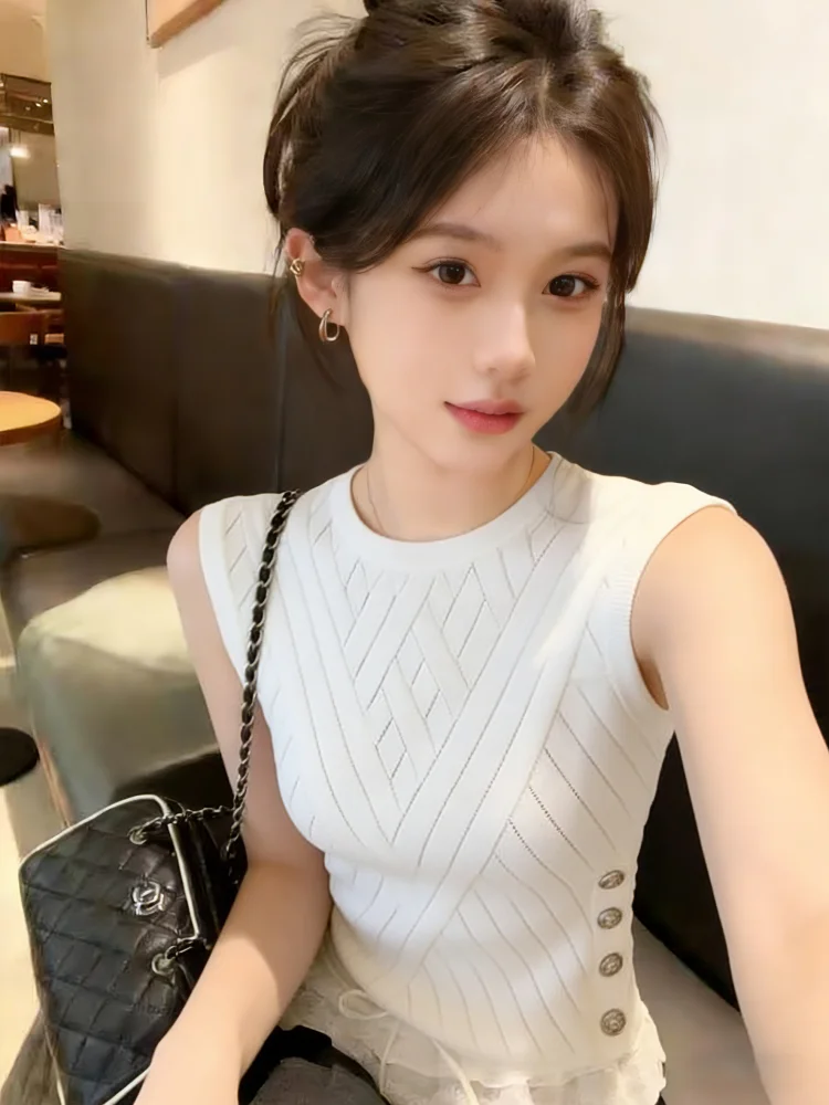 Korean Style round Neck Knitted Vest Women's Summer New Outerwear Slim Fit Top Self-Reserve Recommended Fashion Sensation
Korean Style round Neck Knitted Vest Women's Summer New Outerwear Slim Fit Top Self-Reserve Recommended Fashion Sensation