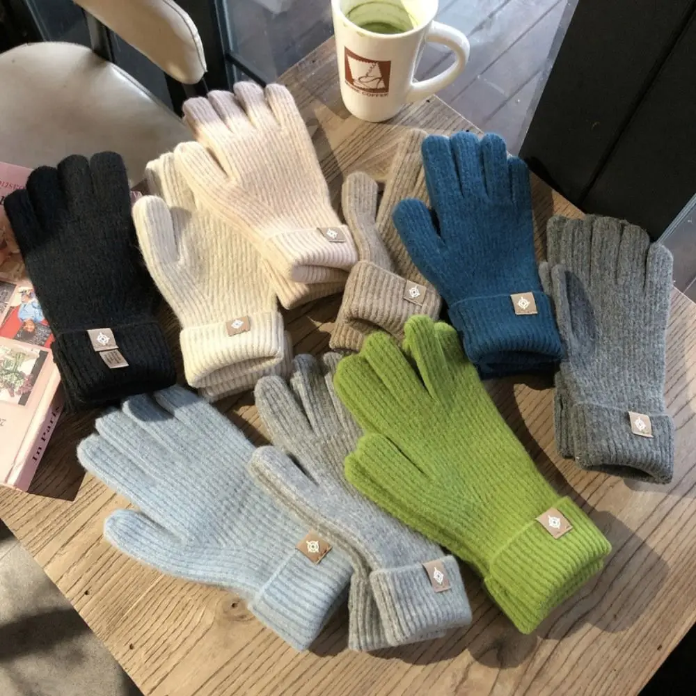 1 pair Wool Knitting Knitting Gloves Touch Screen Five Finger Full Finger Mittens Warm Korean Style Cycling Driving Gloves Girls
1 pair Wool Knitting Knitting Gloves Touch Screen Five Finger Full Finger Mittens Warm Korean Style Cycling Driving Gloves Girls