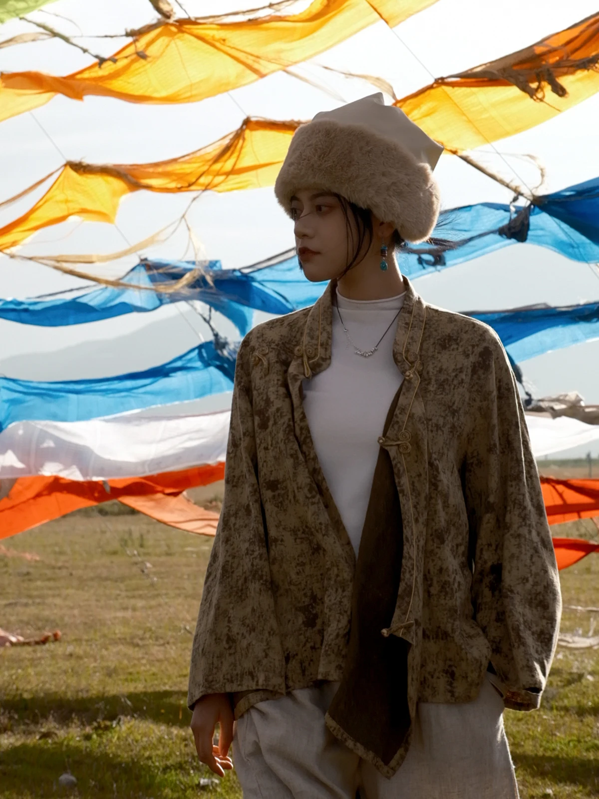 Высококачественный хлопково-льняной повседневный кардиган-рубашка для женщин в стиле ретро-винтаж, свободного кроя, с художественным дизайном в стиле дзен
Высококачественный хлопково-льняной повседневный кардиган-рубашка для женщин в стиле ретро-винтаж, свободного кроя, с художественным дизайном в стиле дзен