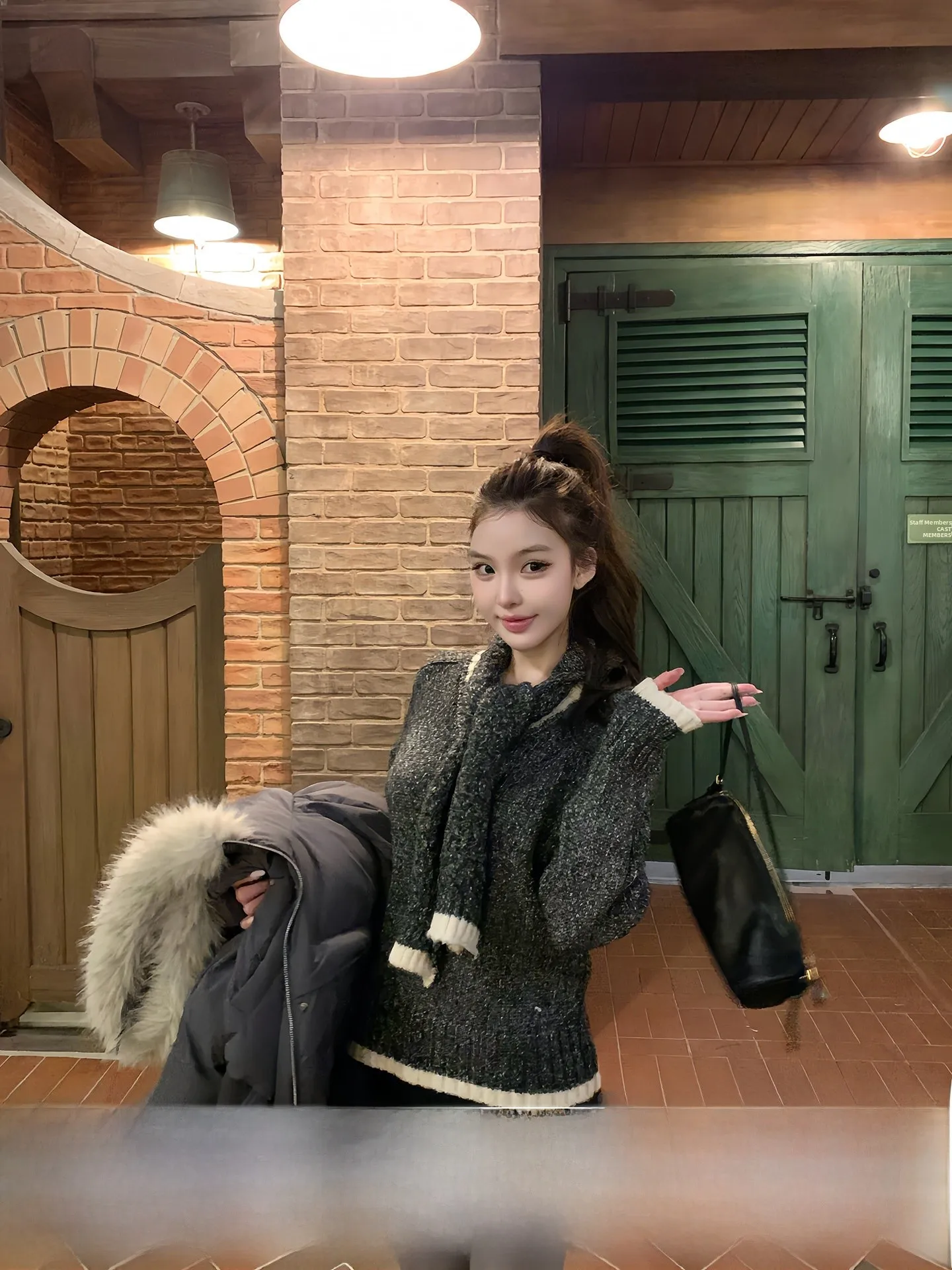 Black Sugar Pearl Mixed Color V-neck Knitted Sweater Women's Winter Inner Wear Casual Scarf Set Comfortable Loose Fit Soft Kn...
Black Sugar Pearl Mixed Color V-neck Knitted Sweater Women's Winter Inner Wear Casual Scarf Set Comfortable Loose Fit Soft Kn...