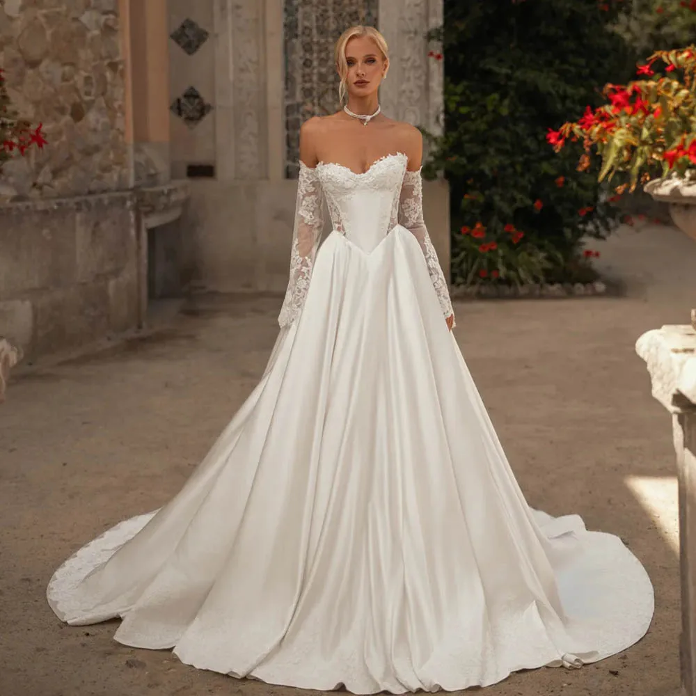 Charming Long Sleeves Sweetheart Lace Applique Satin Bridal Grown A Line Wedding Dresses Sweep Train Custom Made
Charming Long Sleeves Sweetheart Lace Applique Satin Bridal Grown A Line Wedding Dresses Sweep Train Custom Made
