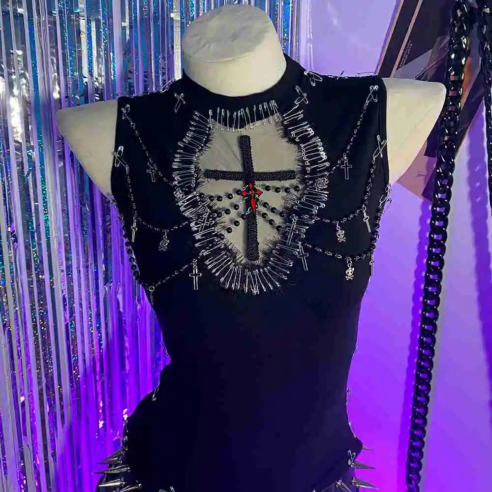 Уличная одежда Emo Cross Goth Y2K TOPS Digital Grunge Fashion Revival Skull E-Girls Chain Pin Punk Rock Gothic Tank Harajuku
Уличная одежда Emo Cross Goth Y2K TOPS Digital Grunge Fashion Revival Skull E-Girls Chain Pin Punk Rock Gothic Tank Harajuku