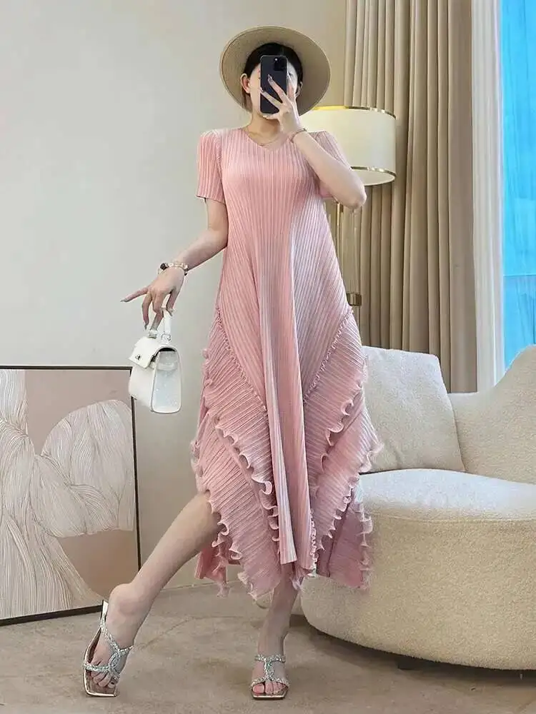 Patchwork Women's Ruffled Dress 2025 New Elastic Loose Irregular Pleated Dresses Short Sleeve V Collar Summer Clothing ZJK1
Patchwork Women's Ruffled Dress 2025 New Elastic Loose Irregular Pleated Dresses Short Sleeve V Collar Summer Clothing ZJK1