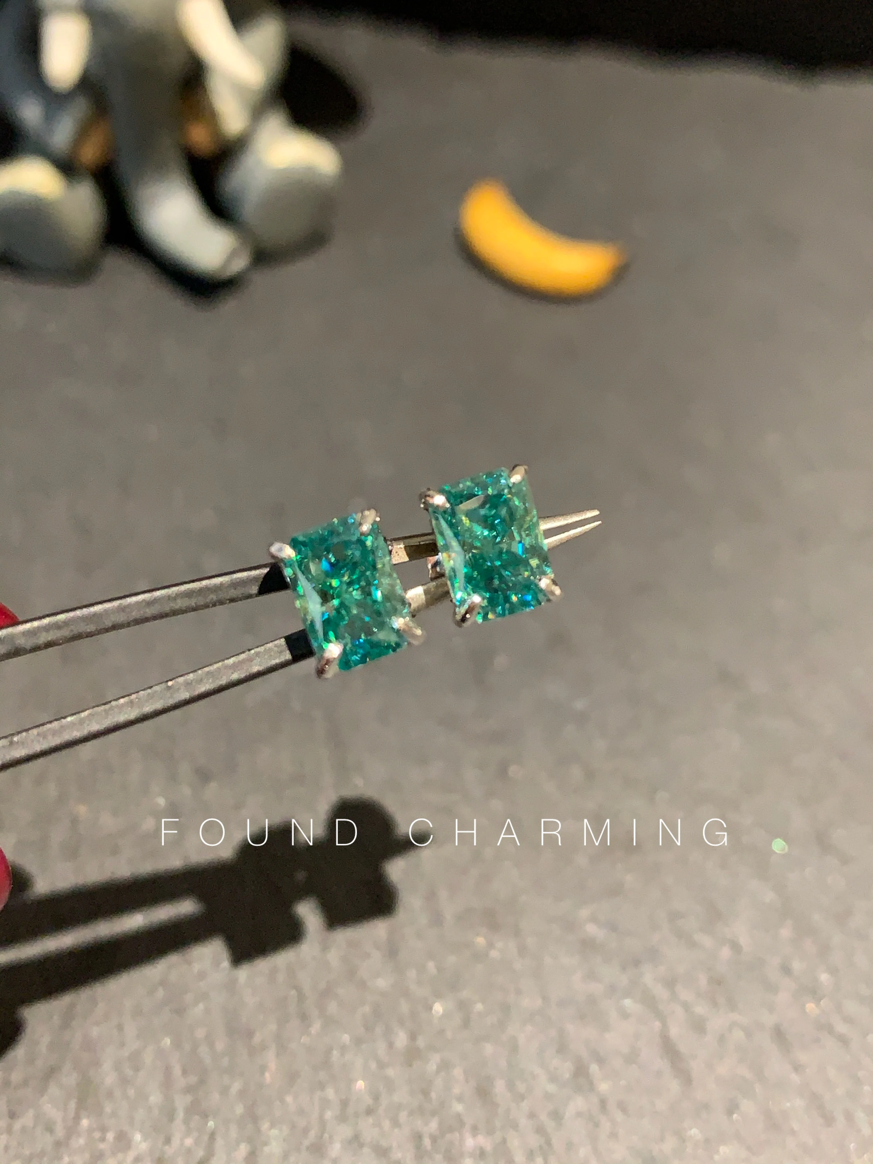 Y2k Top Quality Radiant Cut Green Moissanite Stud Earrings With 925 Silver For Women Men 2023 Luxury
Y2k Top Quality Radiant Cut Green Moissanite Stud Earrings With 925 Silver For Women Men 2023 Luxury