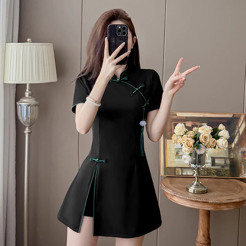2026 New Chinese Style Black Tassel Cheongsam Dress+Shorts 2 Piece Set Women Red Green Side Split Slim Fit Summer Outfit
2026 New Chinese Style Black Tassel Cheongsam Dress+Shorts 2 Piece Set Women Red Green Side Split Slim Fit Summer Outfit