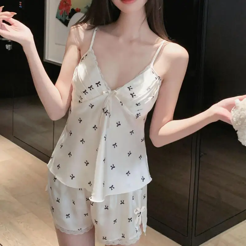 2026 Summer New Satin Pajamas Suit Women Sexy Backless Sleepwear Print Strap Top Shorts Sets Nightgown Casual Home Clothes
2026 Summer New Satin Pajamas Suit Women Sexy Backless Sleepwear Print Strap Top Shorts Sets Nightgown Casual Home Clothes