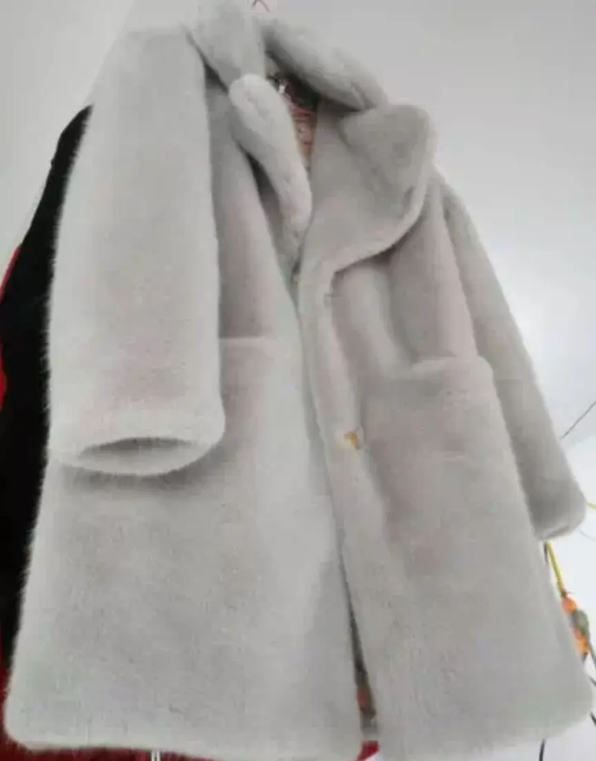 The New Carat Lover Cecilia Cheung Gao Wen with The Same Small Fragrance Pink Coat Lapel Imitation Fur Mid-length
The New Carat Lover Cecilia Cheung Gao Wen with The Same Small Fragrance Pink Coat Lapel Imitation Fur Mid-length