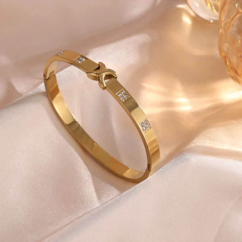 Uilz Luxury Gold Color Zircon Bangles Stainless Steel X Shape Bangles Bracelets Fashion Crystals Jewelry Gift for Women
Uilz Luxury Gold Color Zircon Bangles Stainless Steel X Shape Bangles Bracelets Fashion Crystals Jewelry Gift for Women