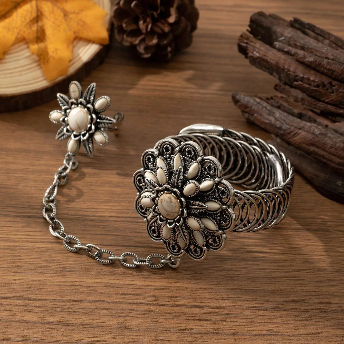 Faionable n Open Ring And Turquoise Bracelet with Chain Design Eye-ching Blue Stone Ring for Universal Use
Faionable n Open Ring And Turquoise Bracelet with Chain Design Eye-ching Blue Stone Ring for Universal Use