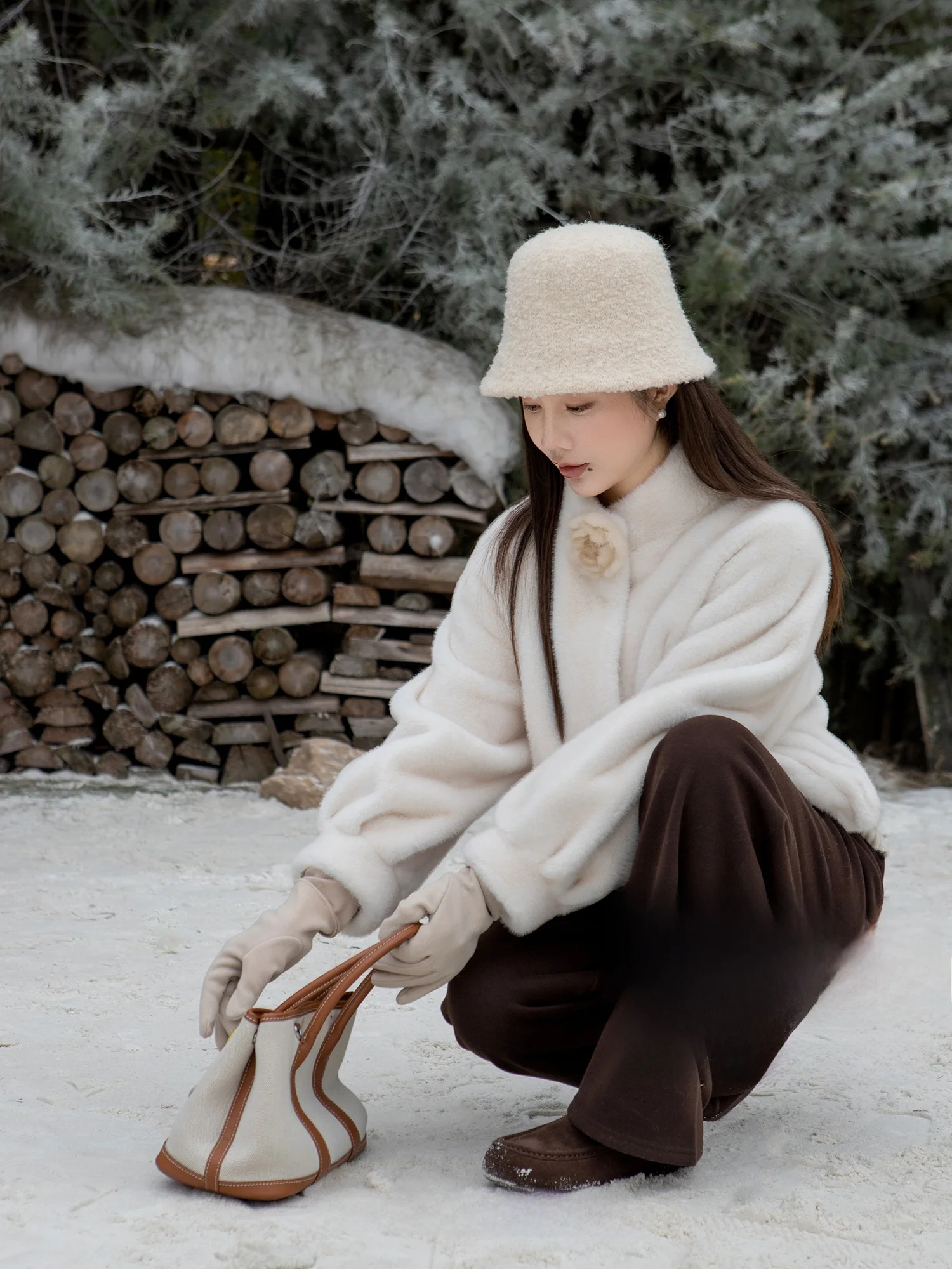 Ультратонкая женская шуба из искусственного меха, экологичная, теплая, из полиэфирного волокна, прямого кроя, нежная, зимняя
Ультратонкая женская шуба из искусственного меха, экологичная, теплая, из полиэфирного волокна, прямого кроя, нежная, зимняя