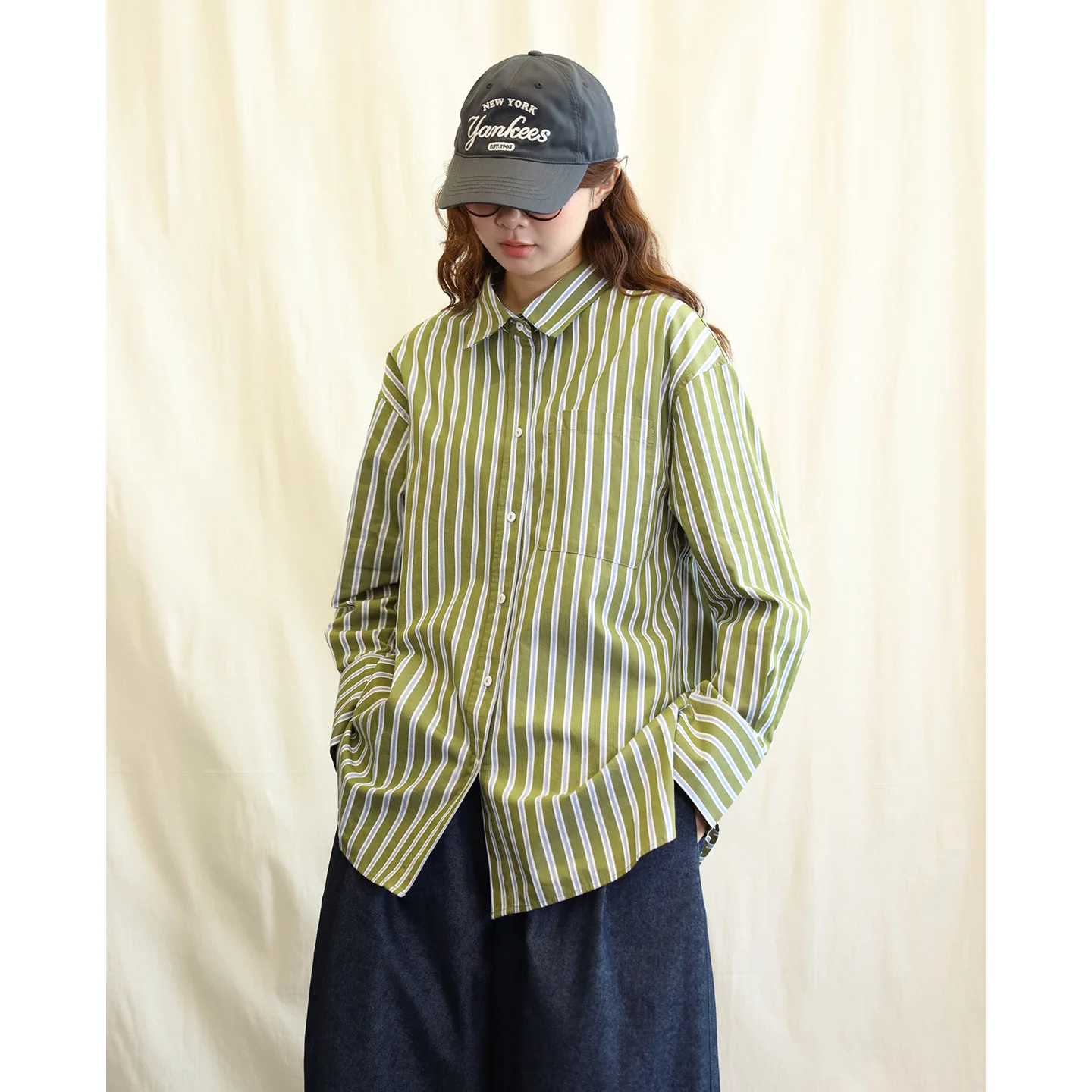 Японская женская хлопковая рубашка с длинным рукавом, чисто белая, с пуговицами, полосатым узором, свободного кроя, весенне-летний топ
Японская женская хлопковая рубашка с длинным рукавом, чисто белая, с пуговицами, полосатым узором, свободного кроя, весенне-летний топ