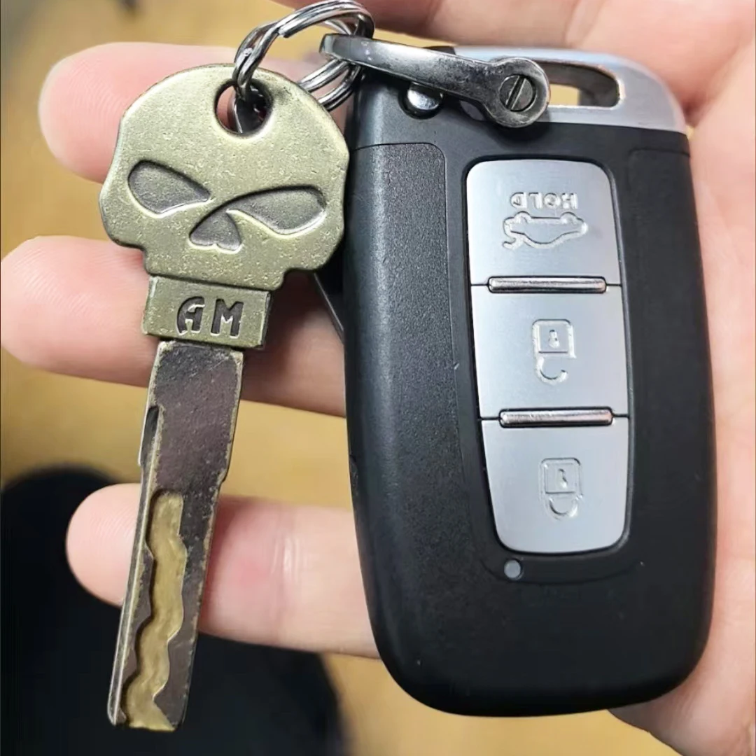 Креативный латунный череп, ключ «сделай сам», замена ручки, необходимая ручная полировка держателя ключей, индивидуальная голова ключа для автомобиля, мотоцикла
Креативный латунный череп, ключ «сделай сам», замена ручки, необходимая ручная полировка держателя ключей, индивидуальная голова ключа для автомобиля, мотоцикла