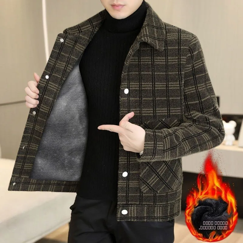 Men's Slim Fit Fleece Lined Woolen Jacket Thickened Winter Coat Youthful Vitality Style Long Sleeve Plaid Single Button Closure
Men's Slim Fit Fleece Lined Woolen Jacket Thickened Winter Coat Youthful Vitality Style Long Sleeve Plaid Single Button Closure