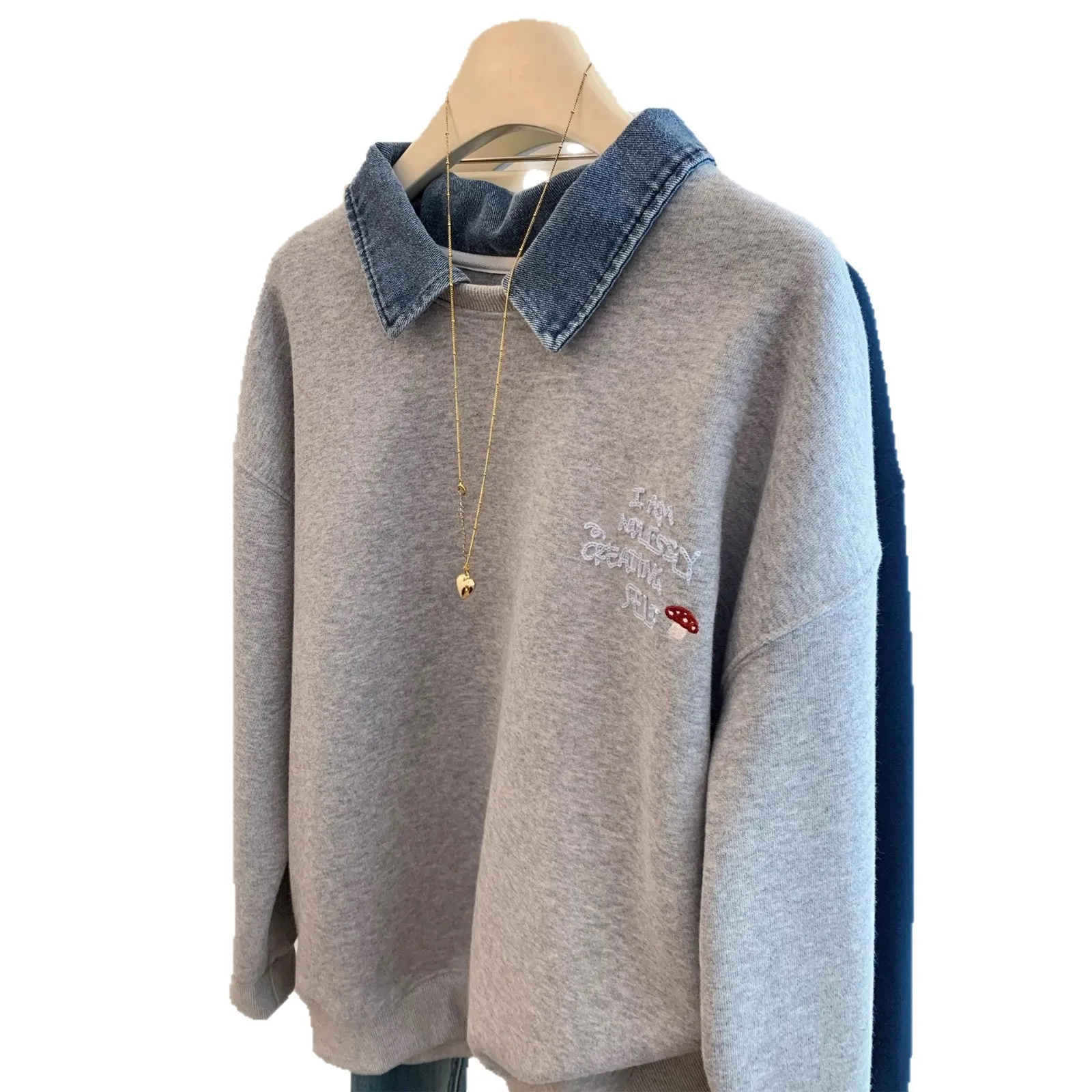 2025 Fake Two-piece Spliced Denim Hoodie Women's Spring and Autumn Winter Clothing New Fashionable Loose Fitting Pullover Jacket
2025 Fake Two-piece Spliced Denim Hoodie Women's Spring and Autumn Winter Clothing New Fashionable Loose Fitting Pullover Jacket