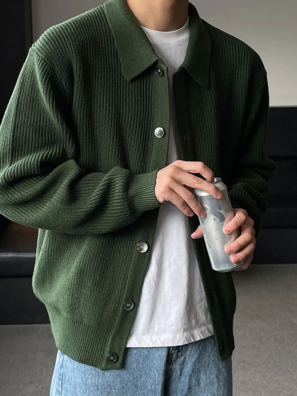 Early autumn dark green lapel sweater cardigan coat men's cashmere sweater coat men's coat casual
Early autumn dark green lapel sweater cardigan coat men's cashmere sweater coat men's coat casual