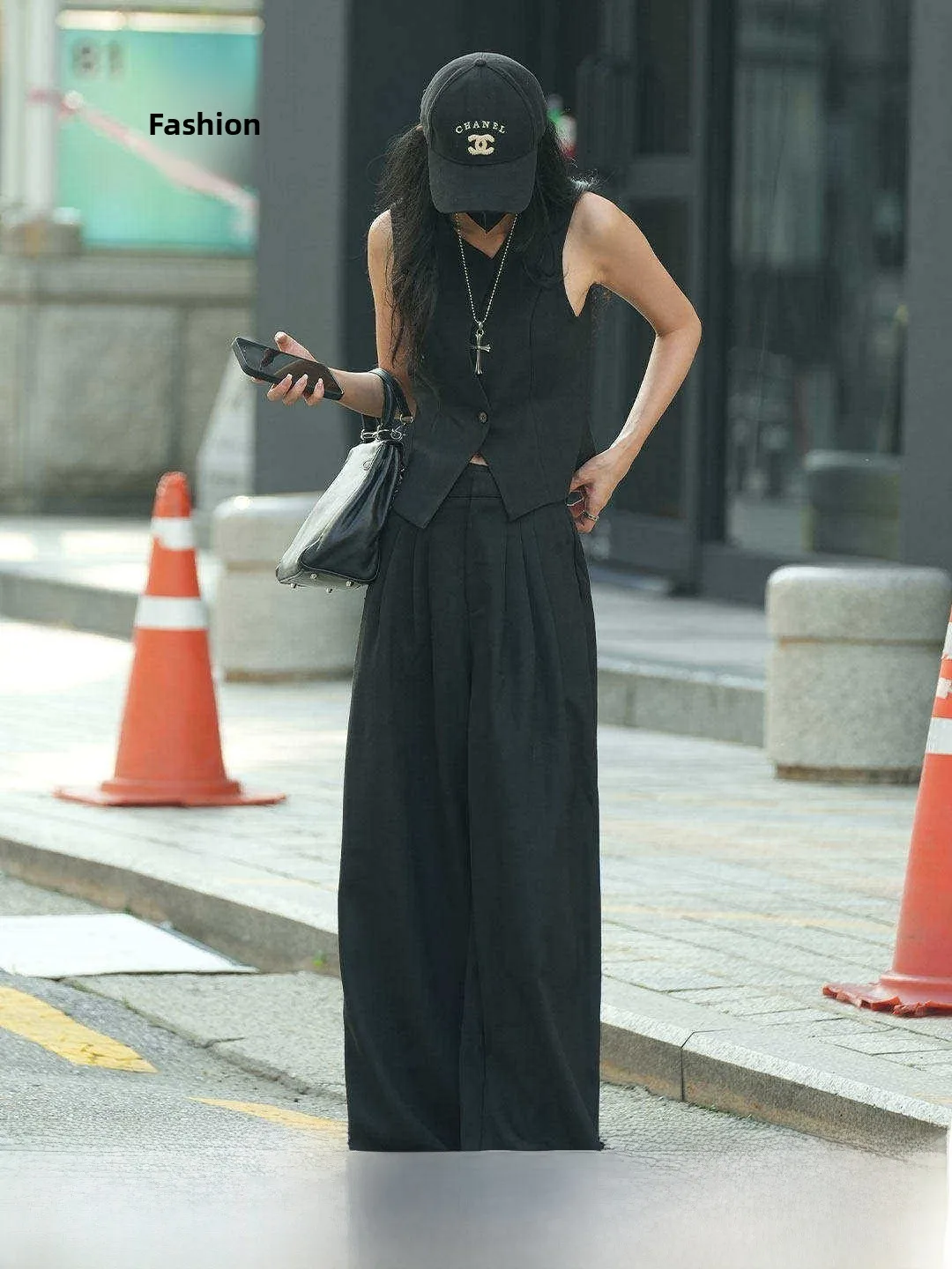 Luna7xi Black Three-Piece Set Women's Spring New Vest Top Suit Windbreaker Coat Wide Leg Pants Fashionable Ladies Ensemble
Luna7xi Black Three-Piece Set Women's Spring New Vest Top Suit Windbreaker Coat Wide Leg Pants Fashionable Ladies Ensemble