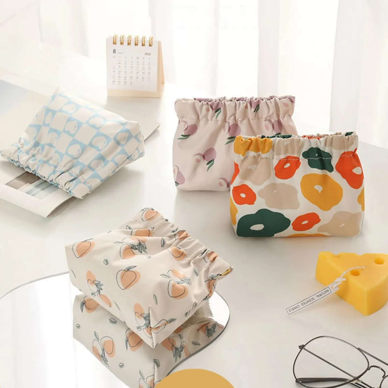 Ins Cosmetics Coin Wire Holder Pouch Portable Earphone Cards Lipsticks Auto Close Organizer Travel Jewelry
Ins Cosmetics Coin Wire Holder Pouch Portable Earphone Cards Lipsticks Auto Close Organizer Travel Jewelry