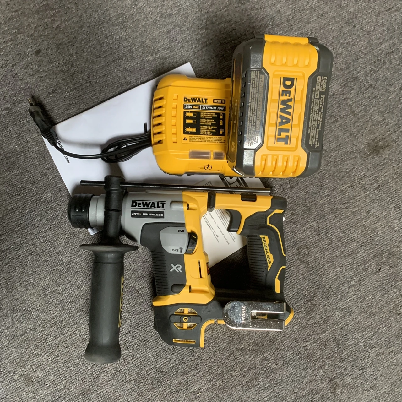 Dewalt DCH172B MAX Atomic 20V 3/8" Cordless SDS Plus Rotary Hammer Includes 9.0AH battery and DCB118 charger
Dewalt DCH172B MAX Atomic 20V 3/8" Cordless SDS Plus Rotary Hammer Includes 9.0AH battery and DCB118 charger